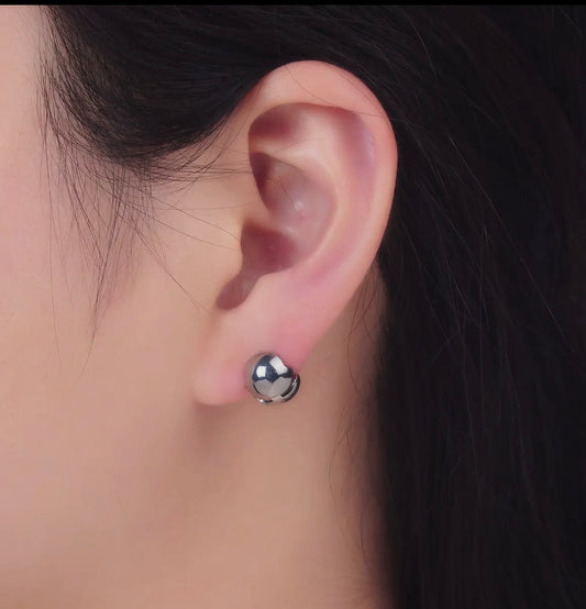 Chloe Huggie Earrings